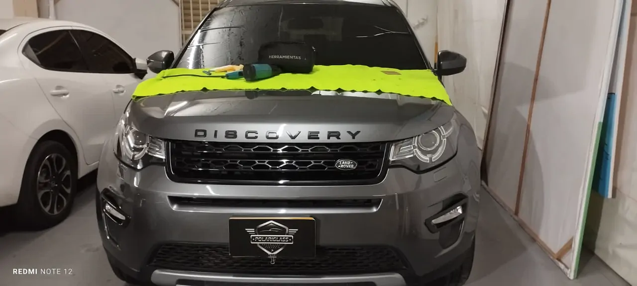 Land Rover Discovery Sport polarizada en Cali
